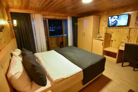 Sandal Otel - 63