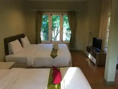 Siriburi - 17