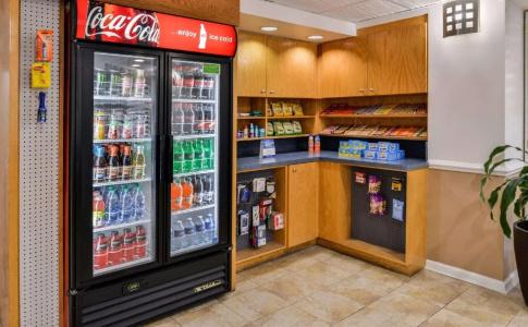 Best Western Plus Holiday Sands Inn & Suites - 14