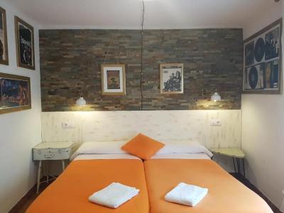 Barri Antic Hostel & Pub - 33