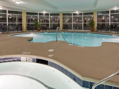 Hampton Inn Broadway at the Beach - 11