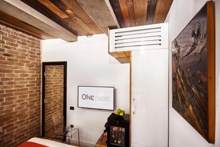 One Luxury Suites - 11