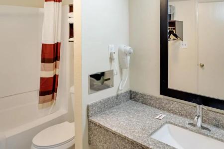 Red Roof Inn Indianapolis East - 45