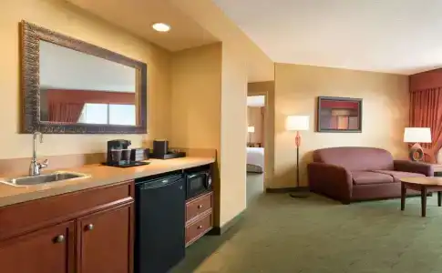 Embassy Suites East and Riverfront Conference Center - 35
