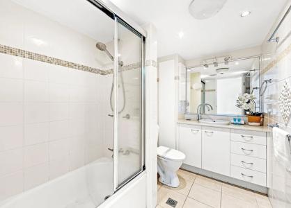Burleigh Beach Tower - 142