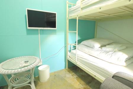 Seawall Hostel - 44