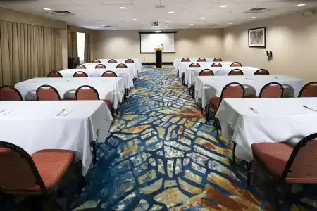 Best Western Plus Henderson - 19