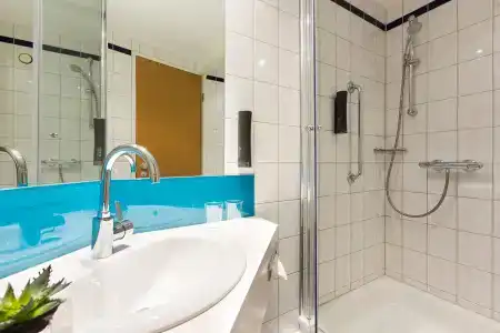 Holiday Inn Express Frankfurt Airport, An Ihg - 10