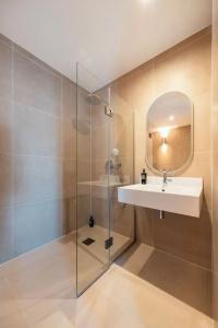 Kyriad La Rochelle Centre - Les Minimes - 54