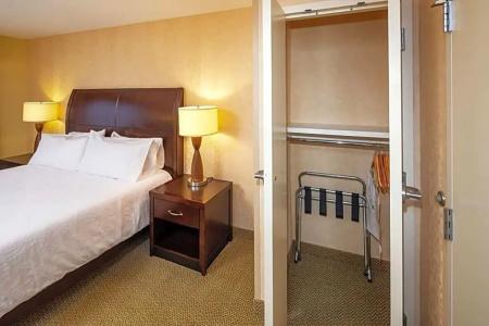 Hilton Garden Inn South - 72