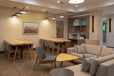 Holiday Inn & Suites Downtown, an IHG - 39