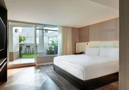 DoubleTree by Hilton Bangkok Ploenchit - 2