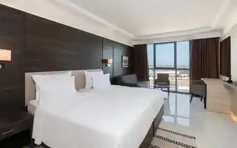 Radisson - 30