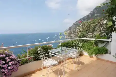 Eden Roc Suites - 112