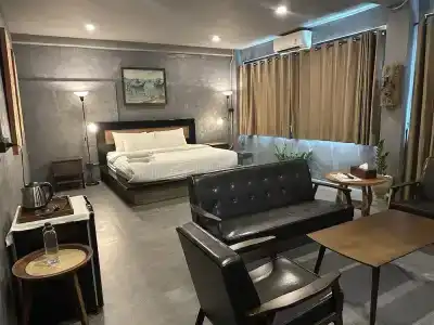 Premier Hostel Chiang Mai - 1