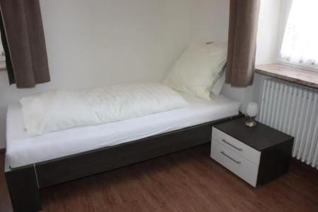 Thai Tawan - 104
