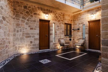 Chateau Anax Boutique - 11