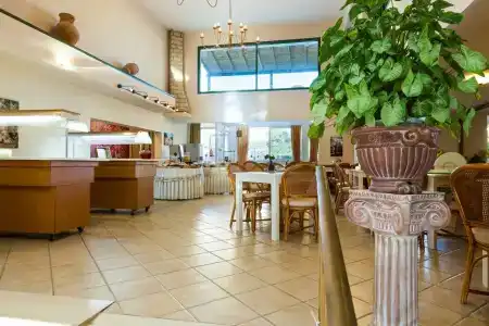 Trefon  and Family Suites - 27