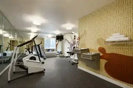 Hawthorn Suites by Wyndham - 12