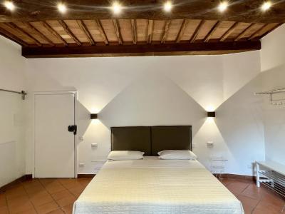 Regis Condo - 220