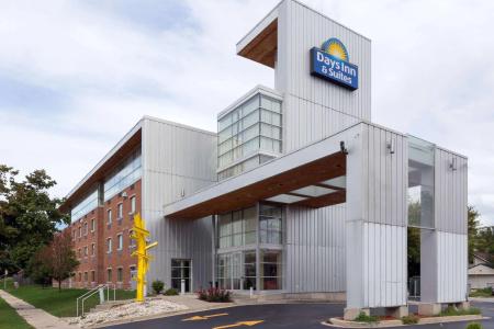 Days Inn & Suites by Wyndham - 30