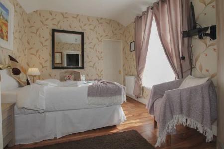 Donnybrook Hall - 27
