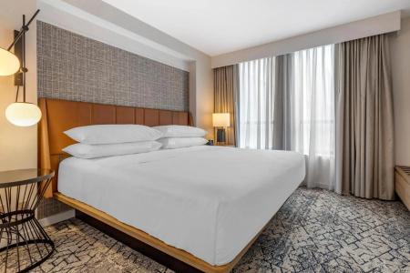 Sheraton Suites Old Town - 20
