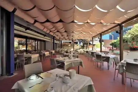 Grand Astoria - 34