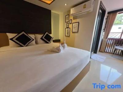 Tt Naiyang Beach Phuket - 60