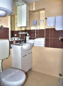 Kastel 1700 Boutique - 49