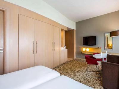 Novotel Suites Dubai Mall of the Emirates - 12
