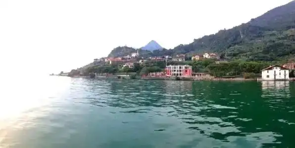 A Lago - 0