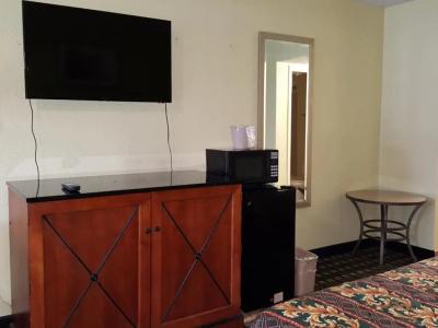 American Inn - 12