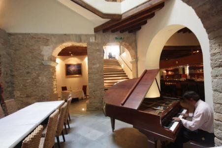 Casona Alonso 10 - 18