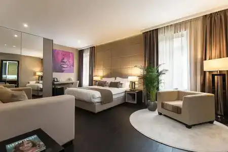 Dominic Smart & Luxury Suites - Republic Square - 6