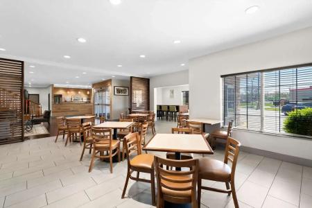 Country Inn & Suites by Radisson, West, KS - 34