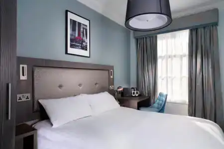London Chigwell Prince Regent, BW Signature Collection - 28