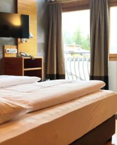 SIMPLE but EXCELLENT - 97