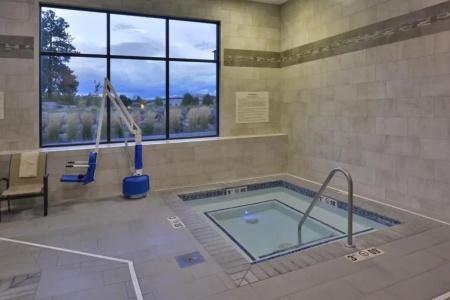 Hampton Inn & Suites - 15