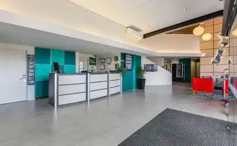 Quality Lincoln Green - 12
