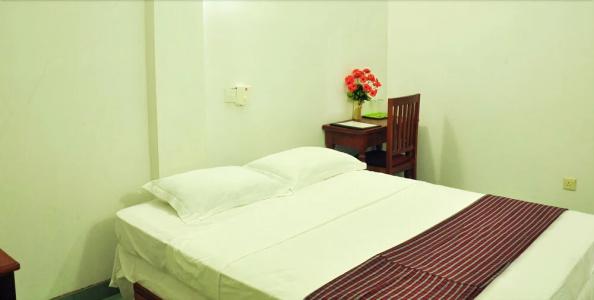 OYO 290 Night Station - 4