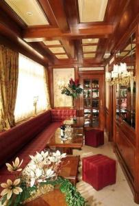 Champagne Palace - 16