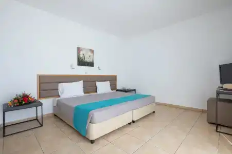 New Famagusta & Suites - 6