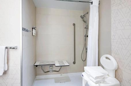 Rodeway Inn & Suites - 7