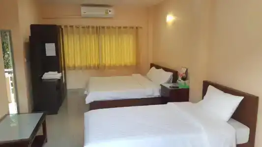 Jirasin & Apartment - 22