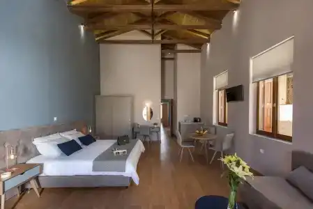 Bluebell Luxury Suites - 82