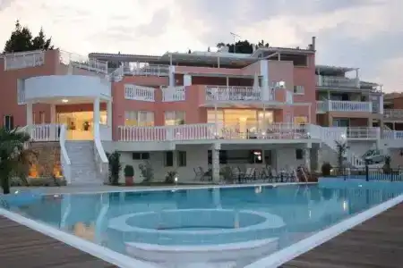 Belvedere Gerakas Luxury Suites - 5