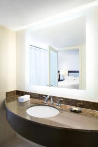 Sheraton Wall Centre - 9