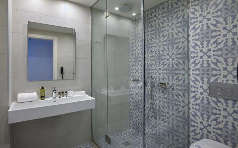 Vasia Boulevard (Adults Only) - 4