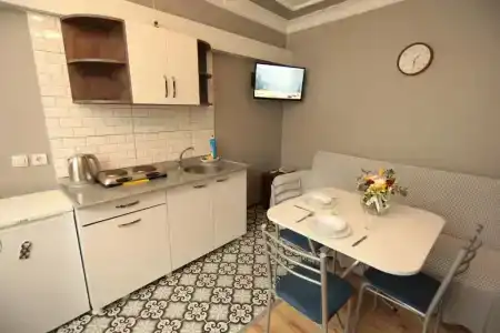 White Pearl Apart - 123